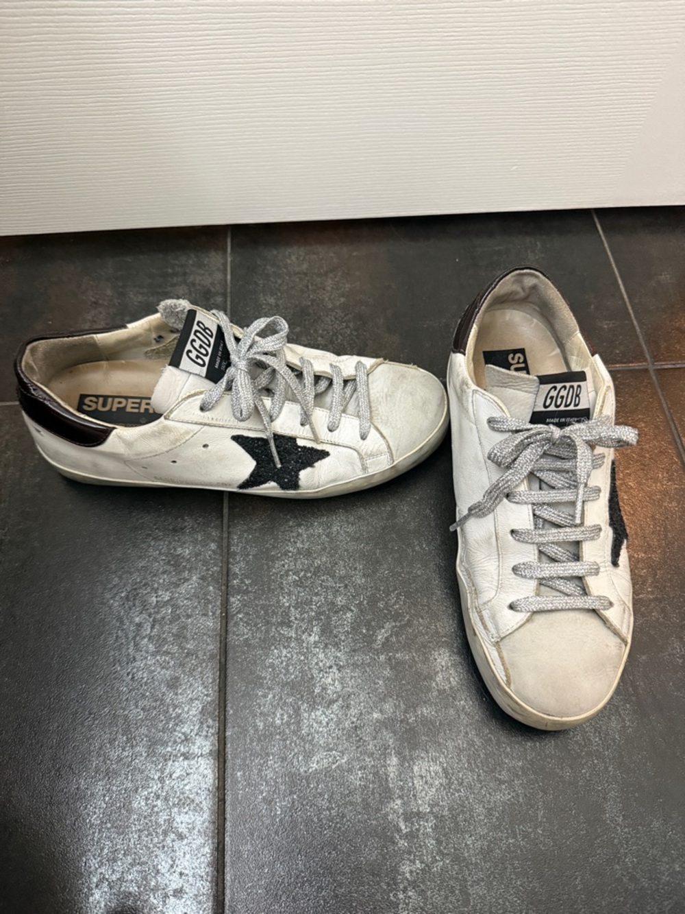 Golden Goose White Low-Top Sneakers with Black Star and Dark Heel Tab